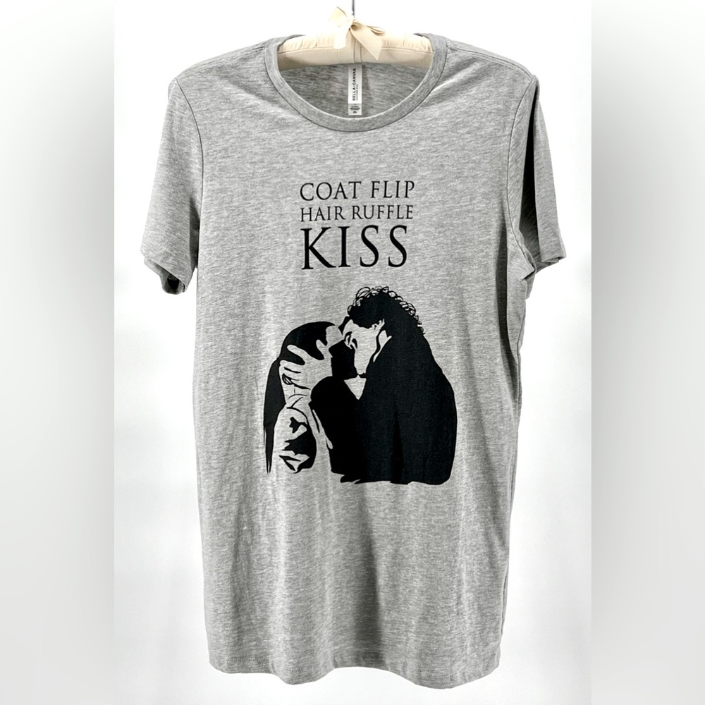 NWOT BBC Sherlock & Molly Coat Flip Hair Ruffle Kiss Fitted T-Shirt, Women’s 2XL